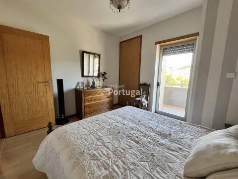 Amplo Apartamento T3 em São Vítor - 5 varandas, Suíte, 2 Elevadores e Garagem Box