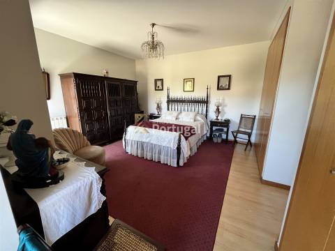 Amplo Apartamento T3 em São Vítor - 5 varandas, Suíte, 2 Elevadores e Garagem Box