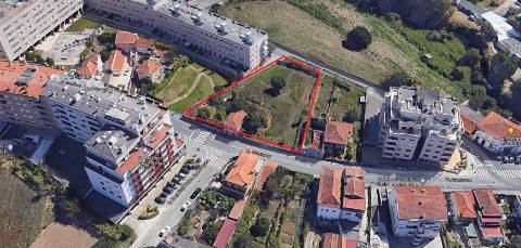 Terreno para Cave + Rc + 4 - A 5 min. do H.S.João