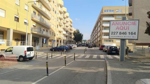 Terreno para Cave + Rc + 4 - A 5 min. do H.S.João