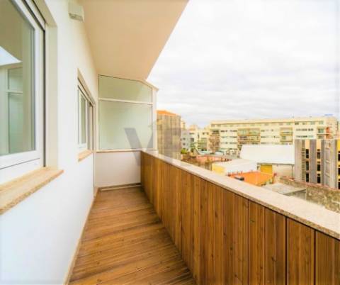 COMO NOVO: Apartamento T3 à BOAVISTA