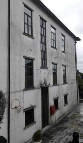 Bonito conjunto de prédios ao Bonfim