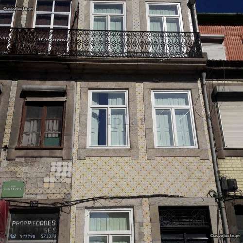Prédio na Baixa do Porto