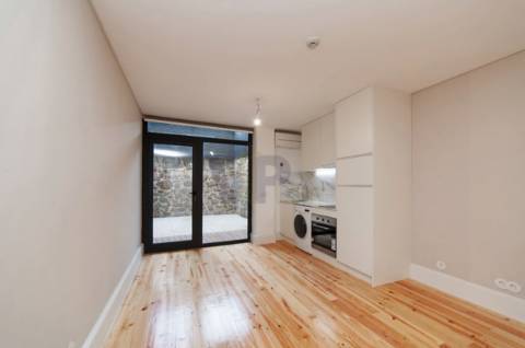 Prédio na Baixa do Porto