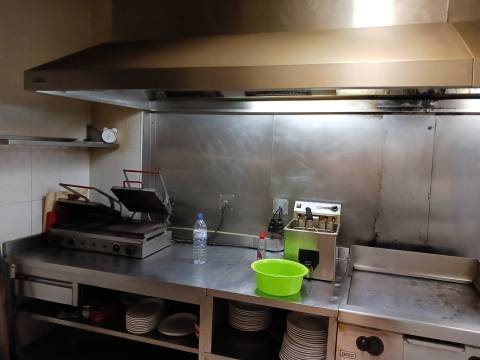 Loja Equipada para Restauração! - ao Polo Universitário e Hospital S. João  Restaurante