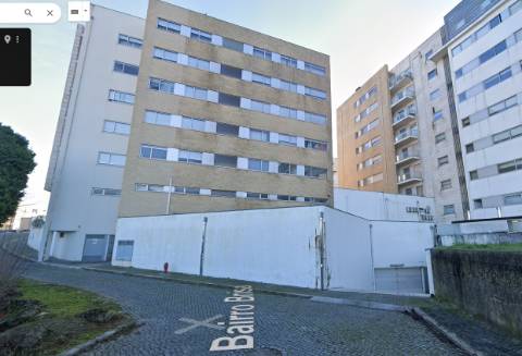 Garagem Box c/ Arrumo ao H.S. João