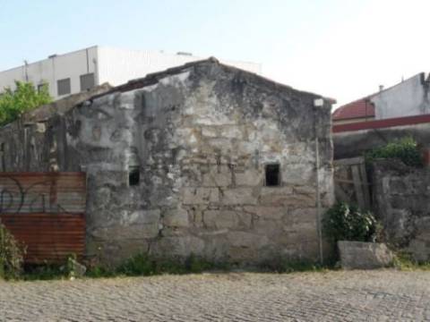 Terreno a 300m do Hospital S. João / IPO / Metro / Pólo Universitário