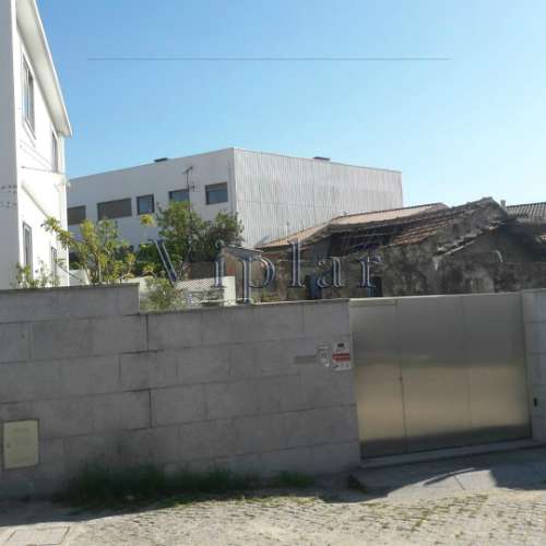 Terreno a 300m do Hospital S. João / IPO / Metro / Pólo Universitário