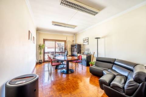 Excelente Moradia T5 - Ao H. S. João