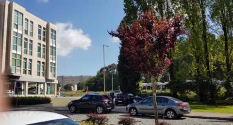 Loja ao Hospital S. João e às Faculdades