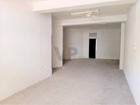 Loja com 85 m² - Porto (Ermesinde)