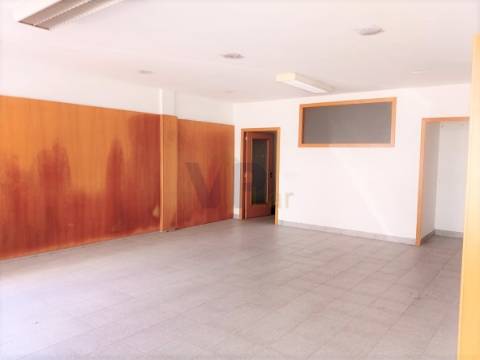 Loja 118 m² - Valongo / Ermesinde (Porto)