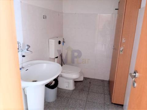 Loja 118 m² - Valongo / Ermesinde (Porto)