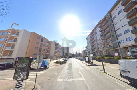 Loja 118 m² - Valongo / Ermesinde (Porto)