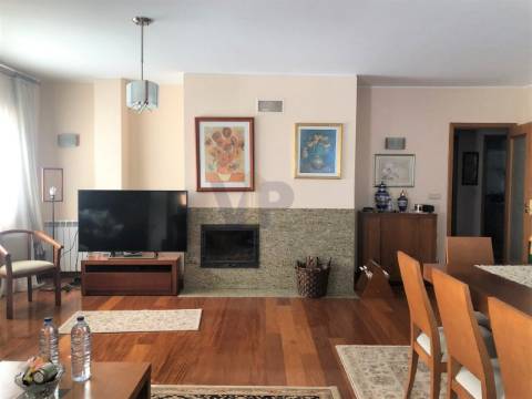 Apartamento T3 próximo ao Pólo Universitário e Hospital São João