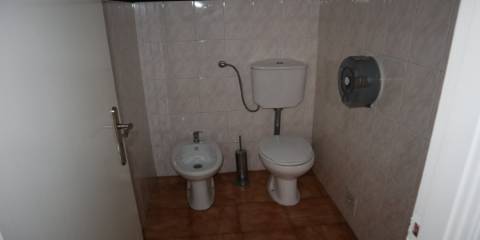 Loja com 100m² no centro da Maia (Comércio/Serviços)