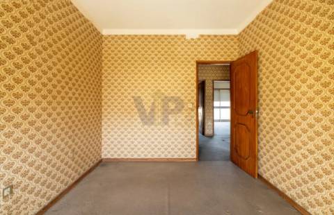 Moradia T4 c/ Jardim e Terraço - S. Mamede (Parque da Cidade)