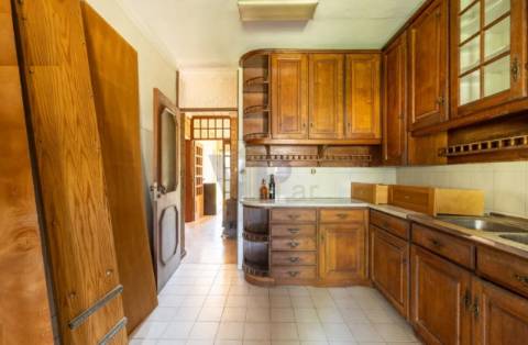 Moradia T4 c/ Jardim e Terraço - S. Mamede (Parque da Cidade)