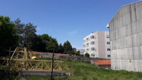 Terreno para Construção (cave + r/c + 3 pisos) na Maia (Águas Santas)