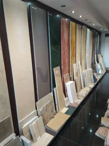 PORTO - TRESPASSE DE LOJA MUITO BEM LOCALIZADA -  (Em funcionamento!) - Circunvalação