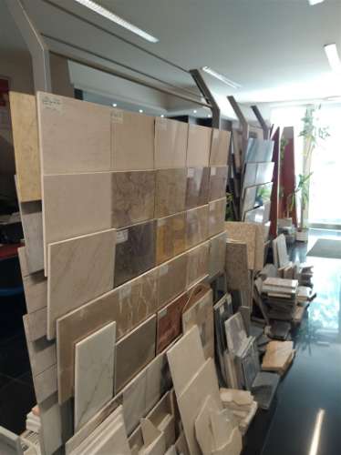 PORTO - TRESPASSE DE LOJA MUITO BEM LOCALIZADA -  (Em funcionamento!) - Circunvalação