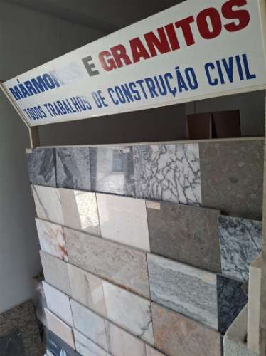 PORTO - TRESPASSE DE LOJA MUITO BEM LOCALIZADA -  (Em funcionamento!) - Circunvalação