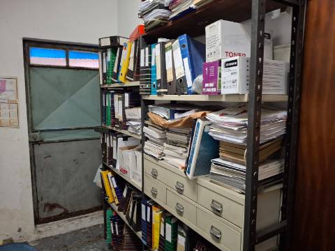 PORTO - TRESPASSE DE LOJA MUITO BEM LOCALIZADA -  (Em funcionamento!) - Circunvalação