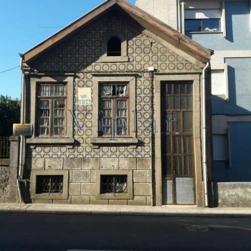 Moradia com Terreno - Ao H. S. João (S. Mamede de Infesta)