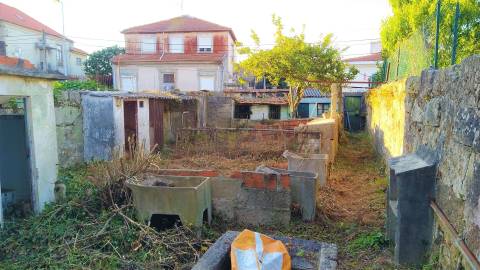 Moradia com Terreno - Ao H. S. João (S. Mamede de Infesta)