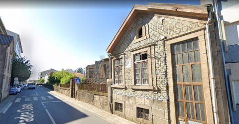 Moradia com Terreno - Ao H. S. João (S. Mamede de Infesta)