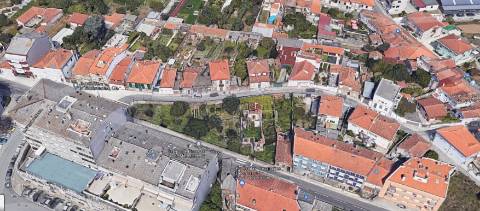 Gostava de construir próximo ao H. S.João? Terreno p/ Construção (com pré-projeto para 10/12 hab.)