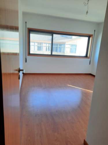 T1 c/ lugar de garagem - Quinta do Covelo (Porto)