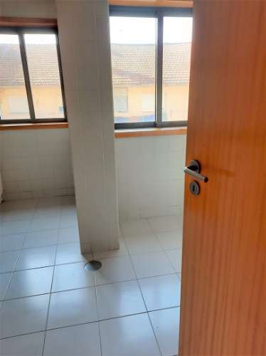 T1 c/ lugar de garagem - Quinta do Covelo (Porto)