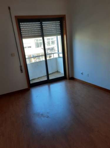 T1 c/ lugar de garagem - Quinta do Covelo (Porto)