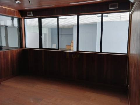 Escritório c/ 225m² - Maia (Aeroporto)