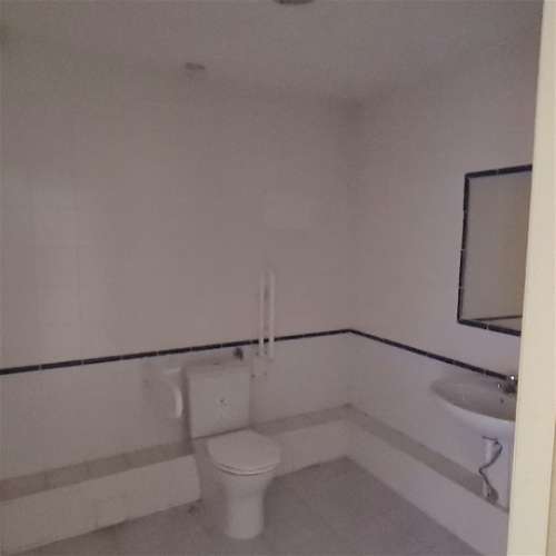 Loja + garagem (total 237m²) - Campanhã (Praça das Flores)