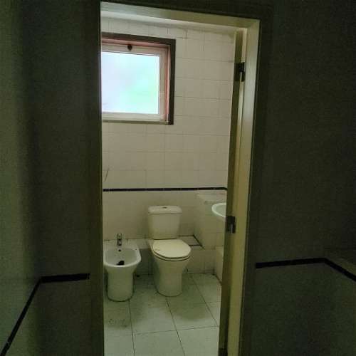 Loja + garagem (total 237m²) - Campanhã (Praça das Flores)