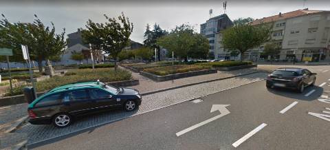 Loja + garagem (total 237m²) - Campanhã (Praça das Flores)