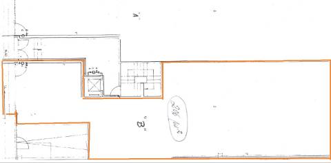 Loja + garagem (total 237m²) - Campanhã (Praça das Flores)