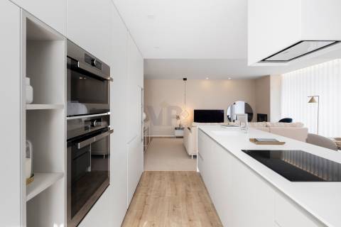 T3 NOVO c/ varanda (17m²) - Carvalhido / Ramalde - Imóvel Premium!