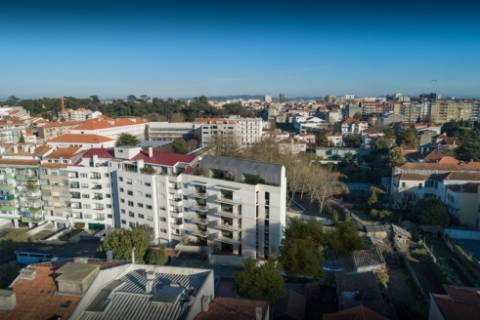 T3 Novo c/ varanda - Porto (Paranhos)