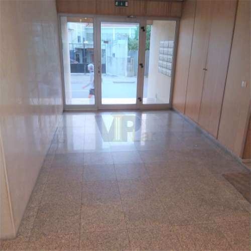 Excelente T1 c/ garagem - Ao Polo Universitário (Porto)