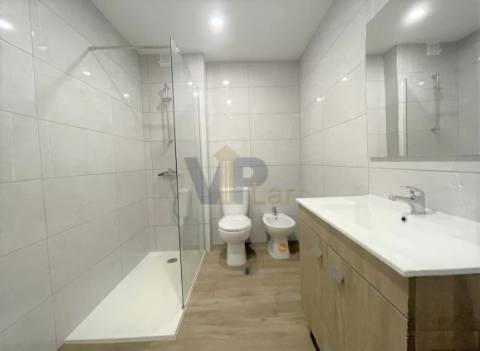 T2 Remodelado c/ garagem e arrumo - À Av. Conduta (Fânzeres)