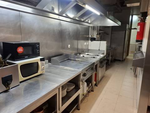 Loja Excelente - Ao H. S. João / Às Faculdades /LPCC