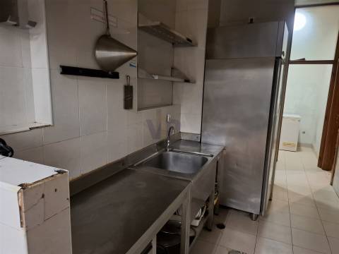 Loja Excelente - Ao H. S. João / Às Faculdades /LPCC