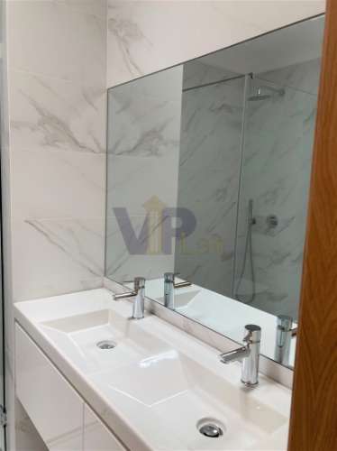 Excelente Moradia T4 c/ Jardins e 2 Terraços - Leça do Balio