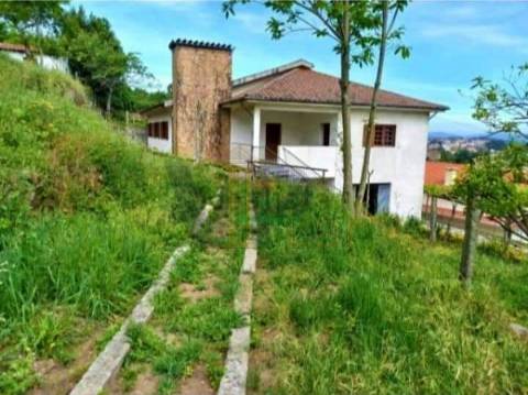 Moradia com Quinta T5 triplex - Roriz (Santo Tirso)