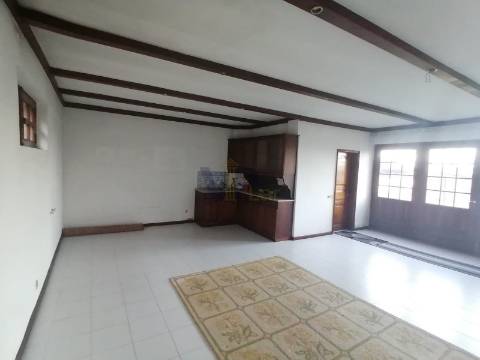 Moradia com Quinta T5 triplex - Roriz (Santo Tirso)