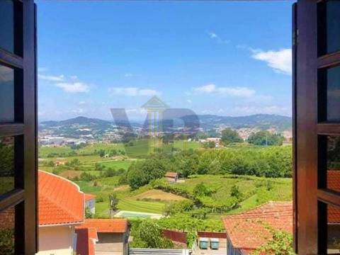 Moradia com Quinta T5 triplex - Roriz (Santo Tirso)