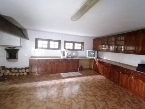 Moradia com Quinta T5 triplex - Roriz (Santo Tirso)